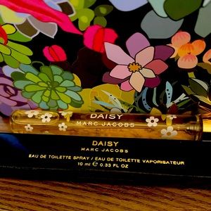 Marc Jacobs Daisy Travel Size Sprayer .33oz